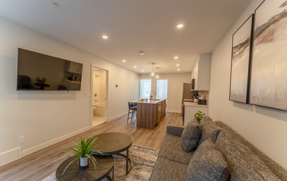 Skyridge 401 by Canmore Premier
