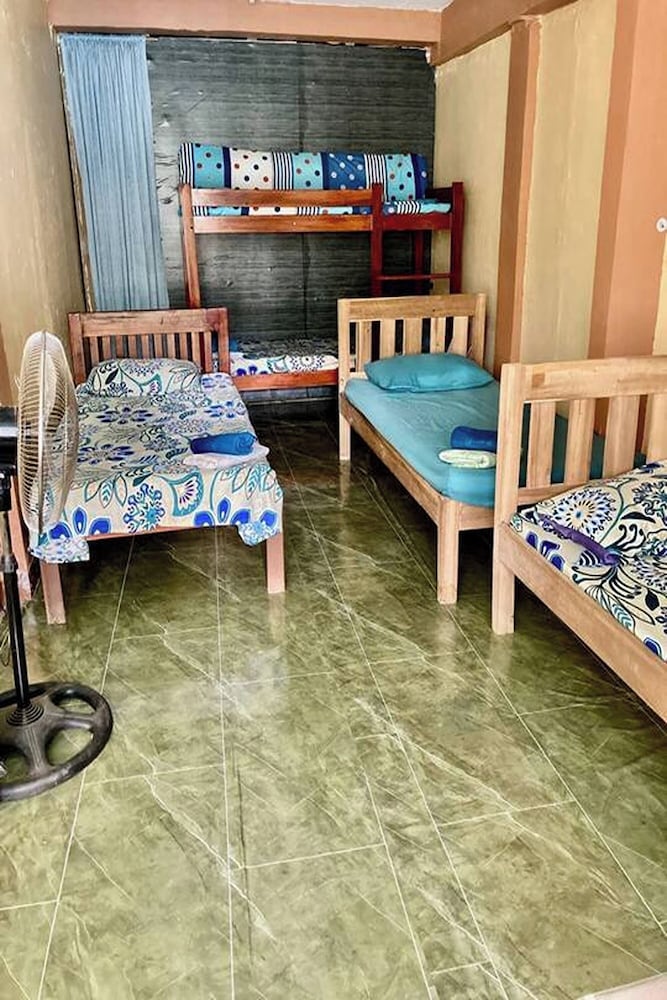 Larosa Hostel Bed And Breakfast