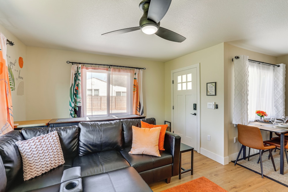 Walkable & Bright Bungalow in Dtwn Redding!