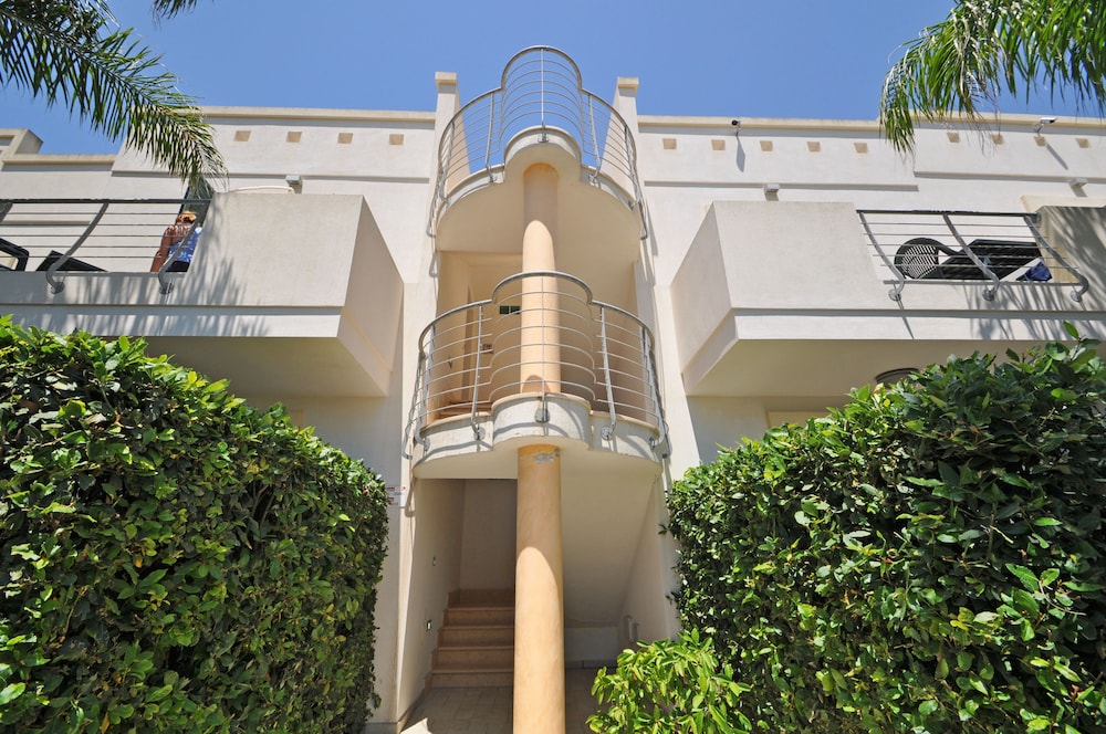 Ara Inn Resort