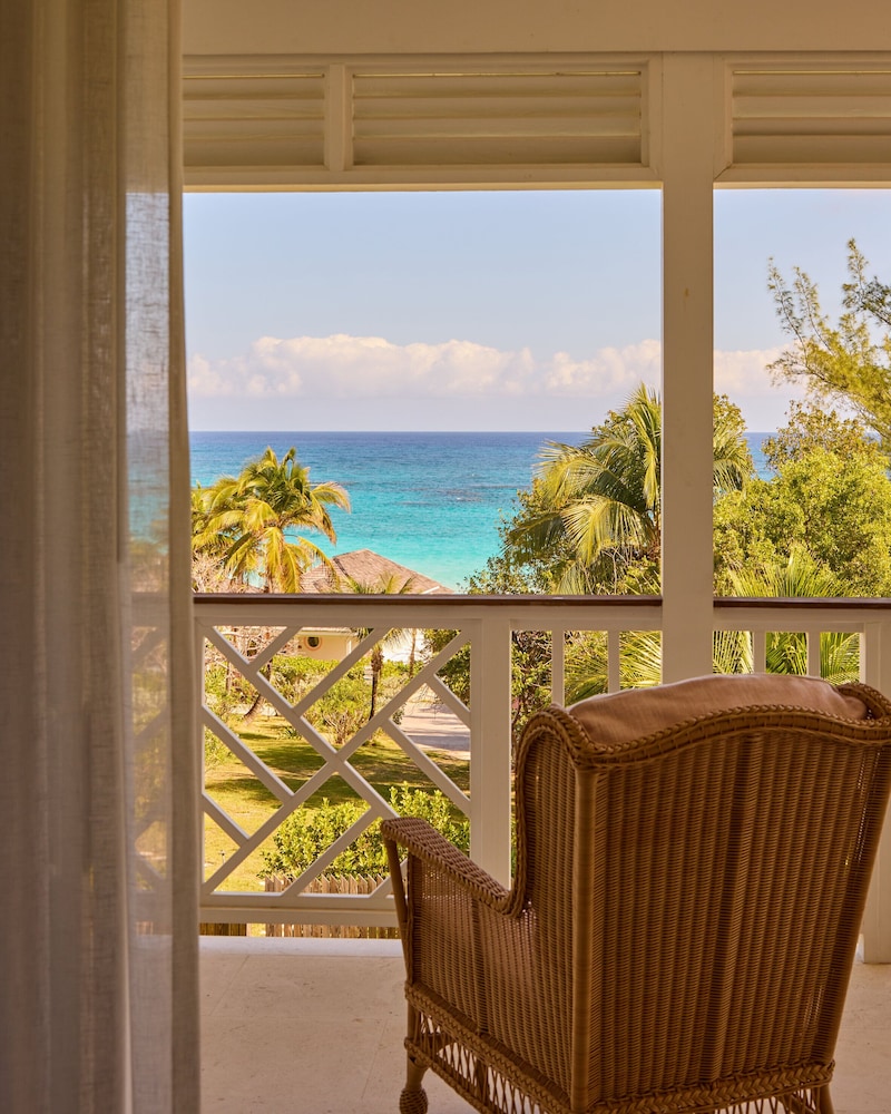 Private Pool Villa at Coral Sands Steps to Pink Sand Beach & Resort Amenities