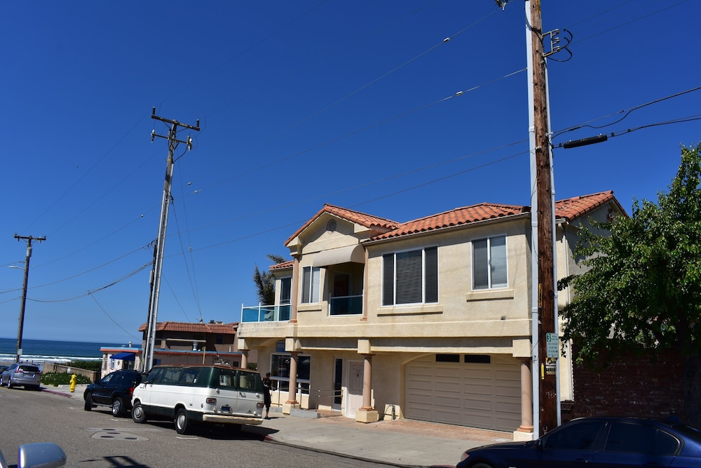 195 Main 2 Bedroom Condo by Redawning view 3