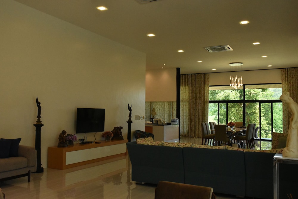 Monlada Khaoyai