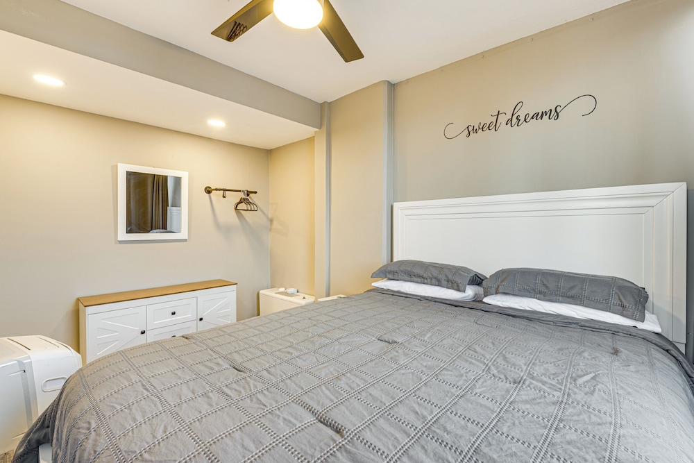 Walkable Condo < 1 Mi to Centennial Olympic Park!