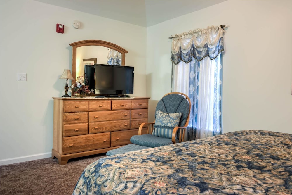 Whispering Pines 654 view 3