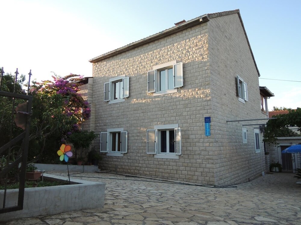 Jak - Comfortable Apartments - A2-gornji view 2