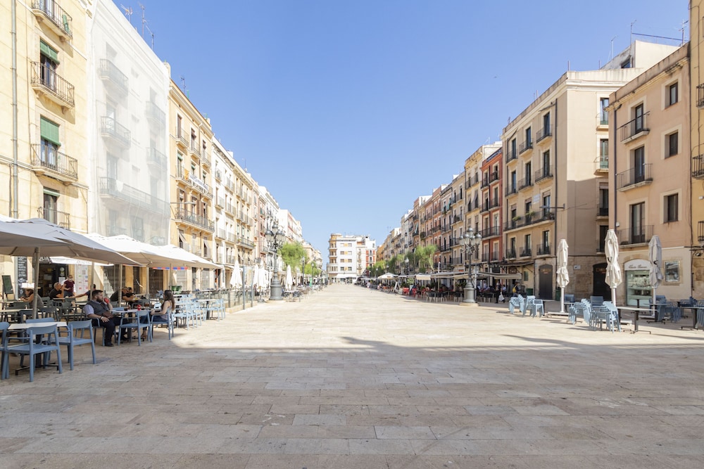 Historical Downtown Tarragona Apartment view 3