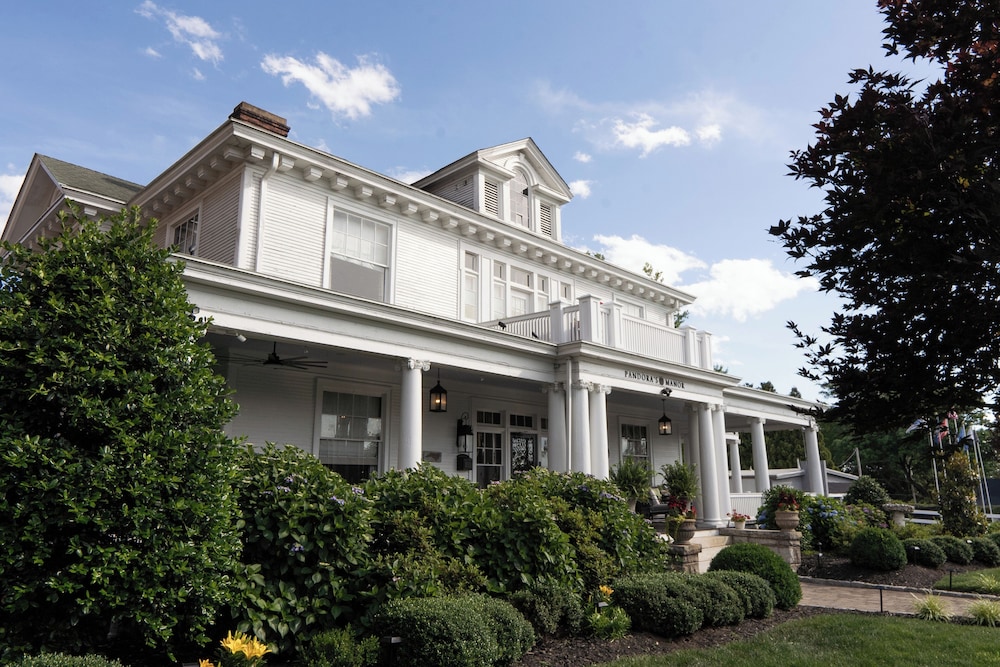 Pandora's Manor Bed & Breakfast