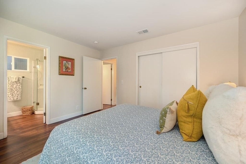 Family-friendly Getaway Near Slide Hill Park 3 Bedroom Home by RedAwning - Property Image 7