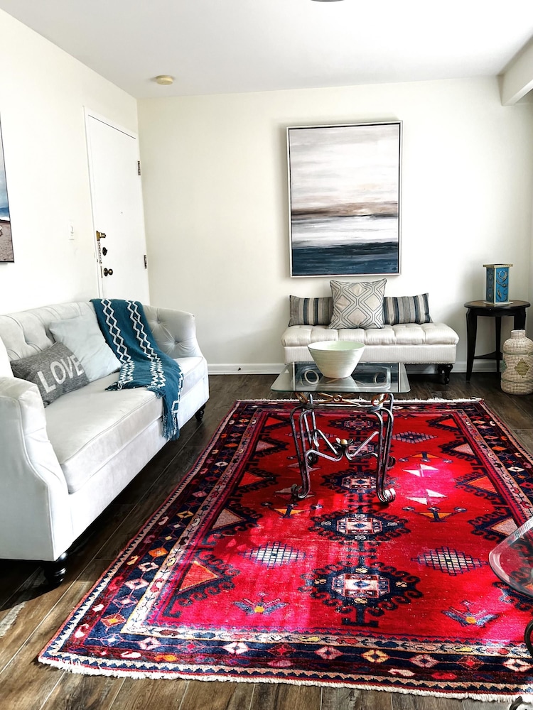 Elegant Brand New Apartment in Central Burlington