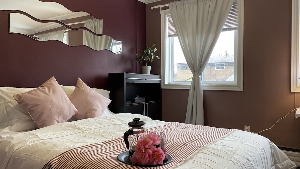 Kashaneh Guest House - 27 Greenbriar - Image 3