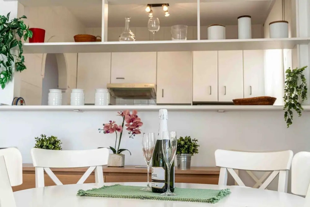 Lovely 2-bed Calahonda Apartment sea & Golf Views