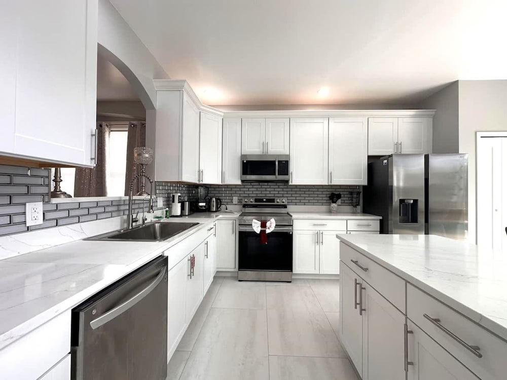 Luxury Villa Near Disney 6 Bd Home With Private Pool and Resort