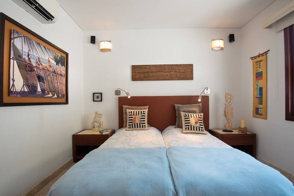 Luxury Apartment– Private Pool & Rooftop Jacuzzi