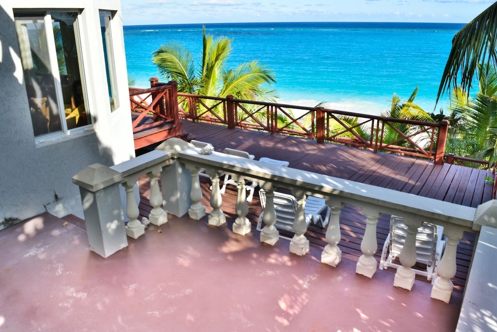 Palisades House 4 Bedroom Home - Property Image 6