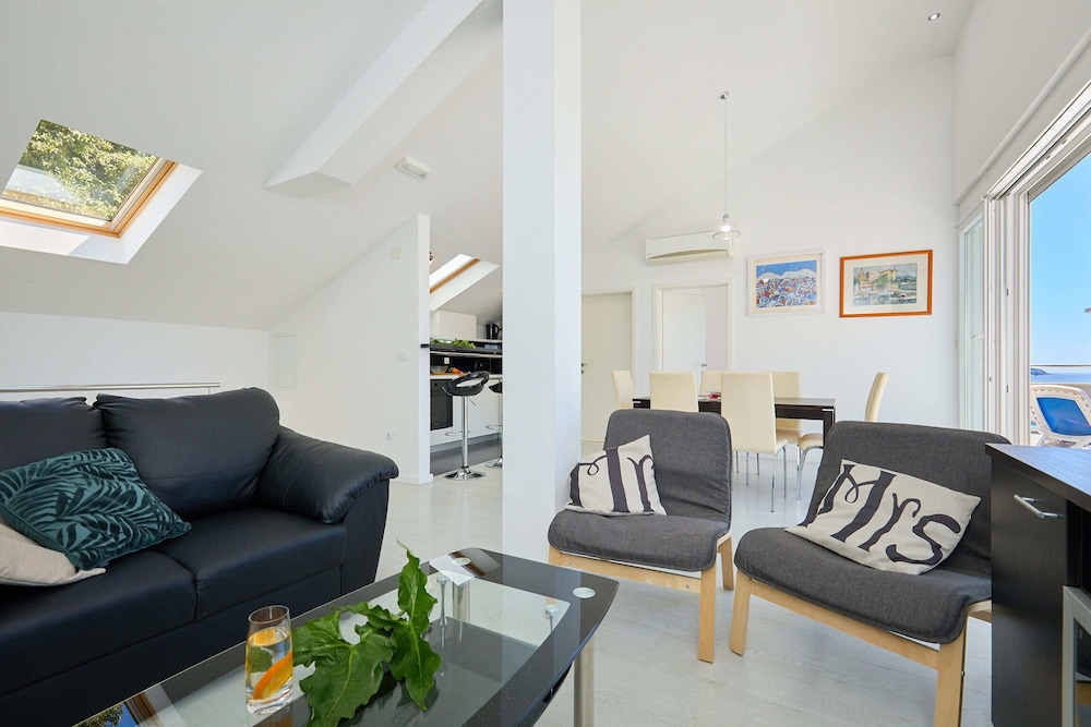 Blue Bay Apartment