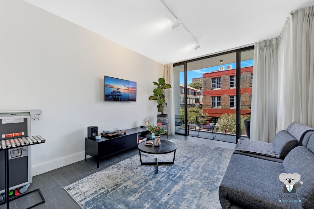Kozyguru | Surry Hills | Freshly Cozy Apt