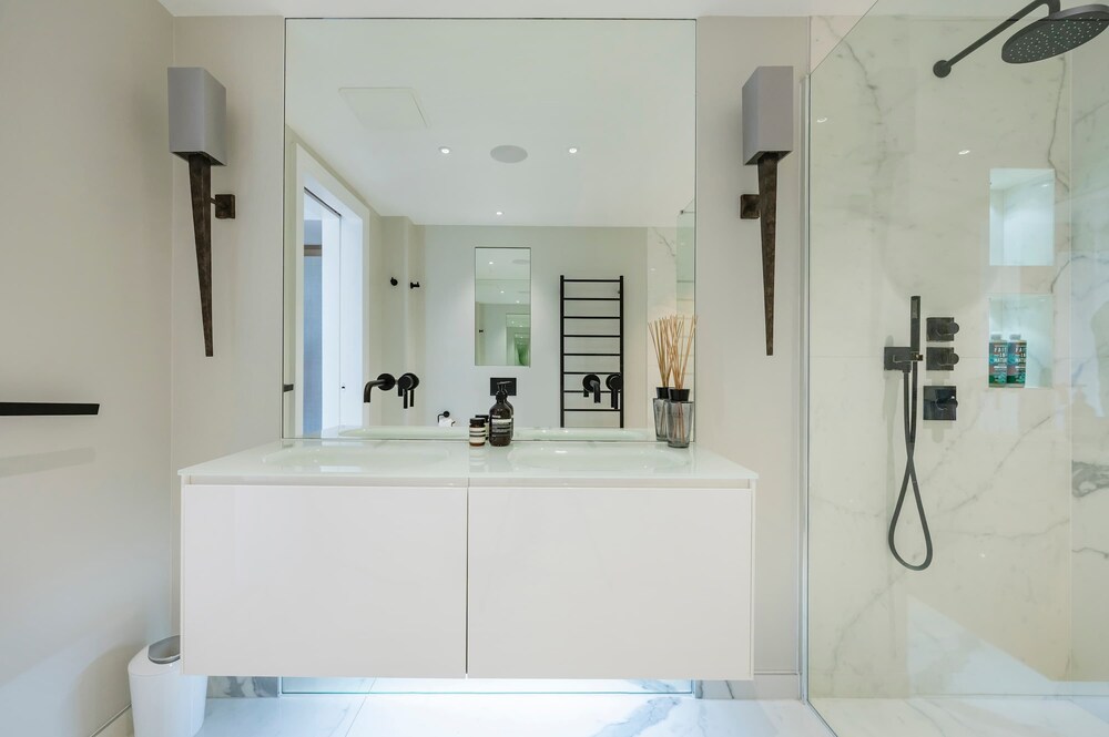 Regents Park Penthouse