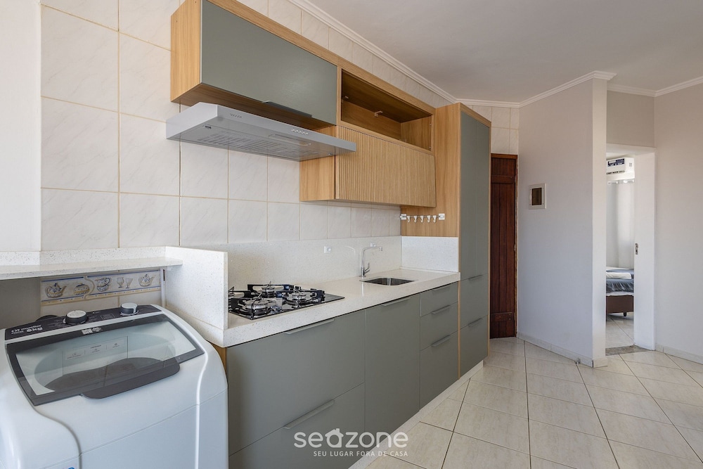 Sea View Apt 3BR & Garage 130m Beach Ror0002