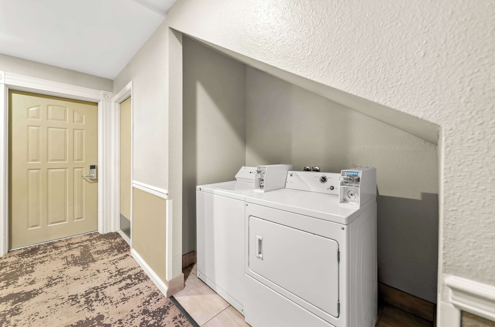 Los Banos Vacations - Best Western Executive Inn - Property Image 6