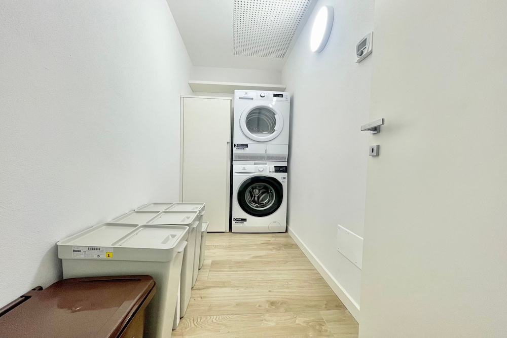 Modern House Apartment 4