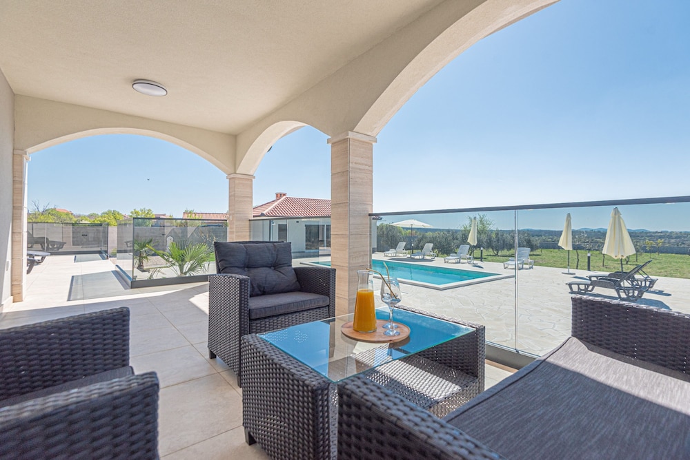 Villa Sandra Zadar Villas