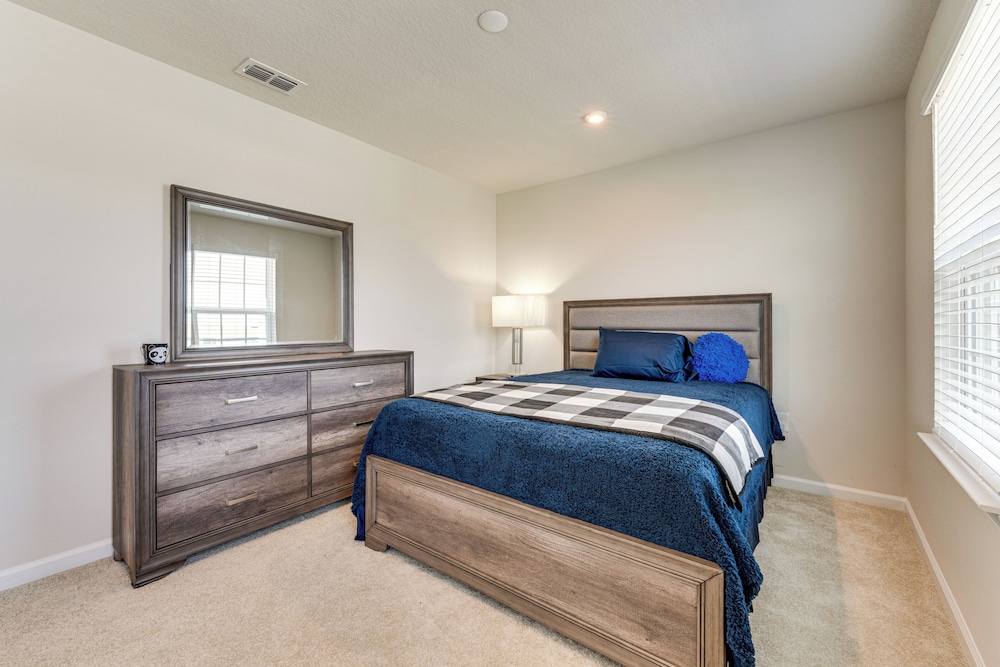 11 Mi to Disney: Family Home w/ Pool Access