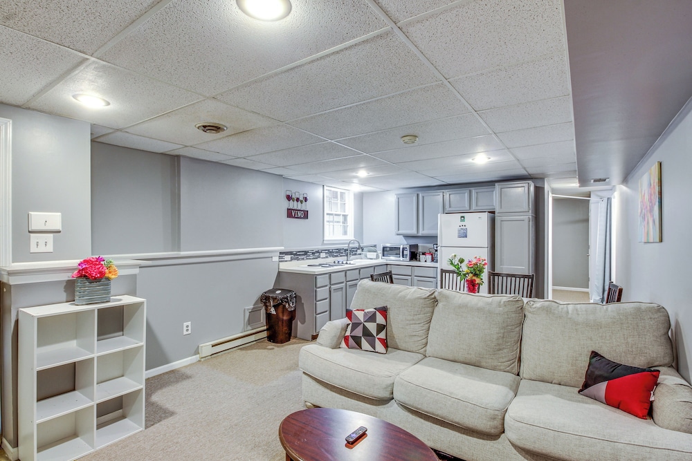 Shawnee Vacation Rental ~ 11 Mi to Kansas City! 5