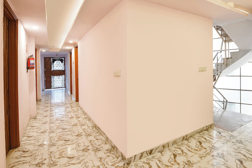 Fabhotel Ak Continental