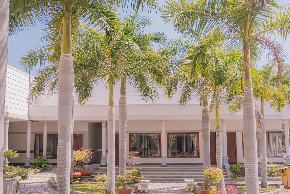 Dat Lanh Resort
