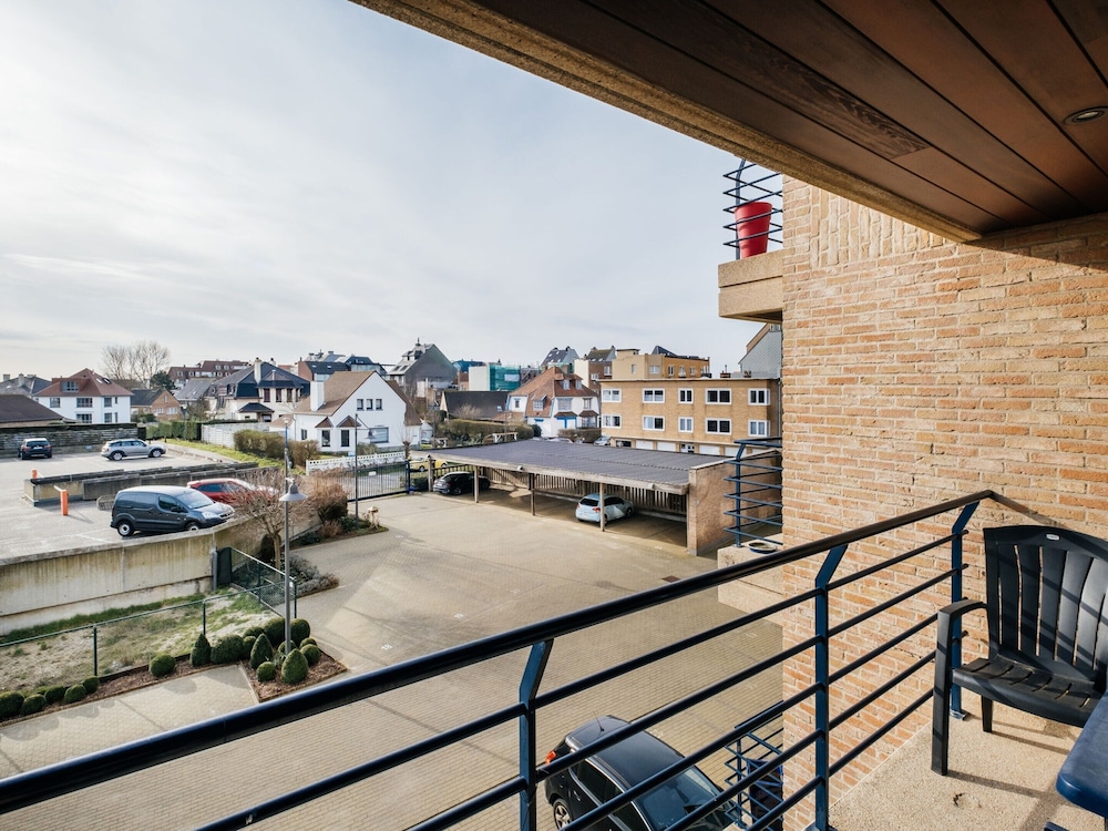 Apartment in St. Idesbald Near the Sea