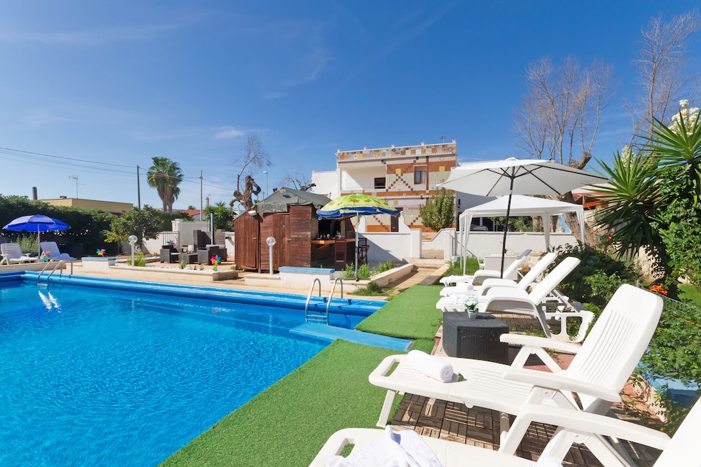 Relais With Swimming Pool in Porto Cesareo Torre Chianca view 2