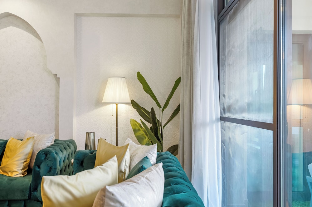 Durrani Homes - Heaven on Earth collection 5BR with panorama Burj Khalifa and fountain views