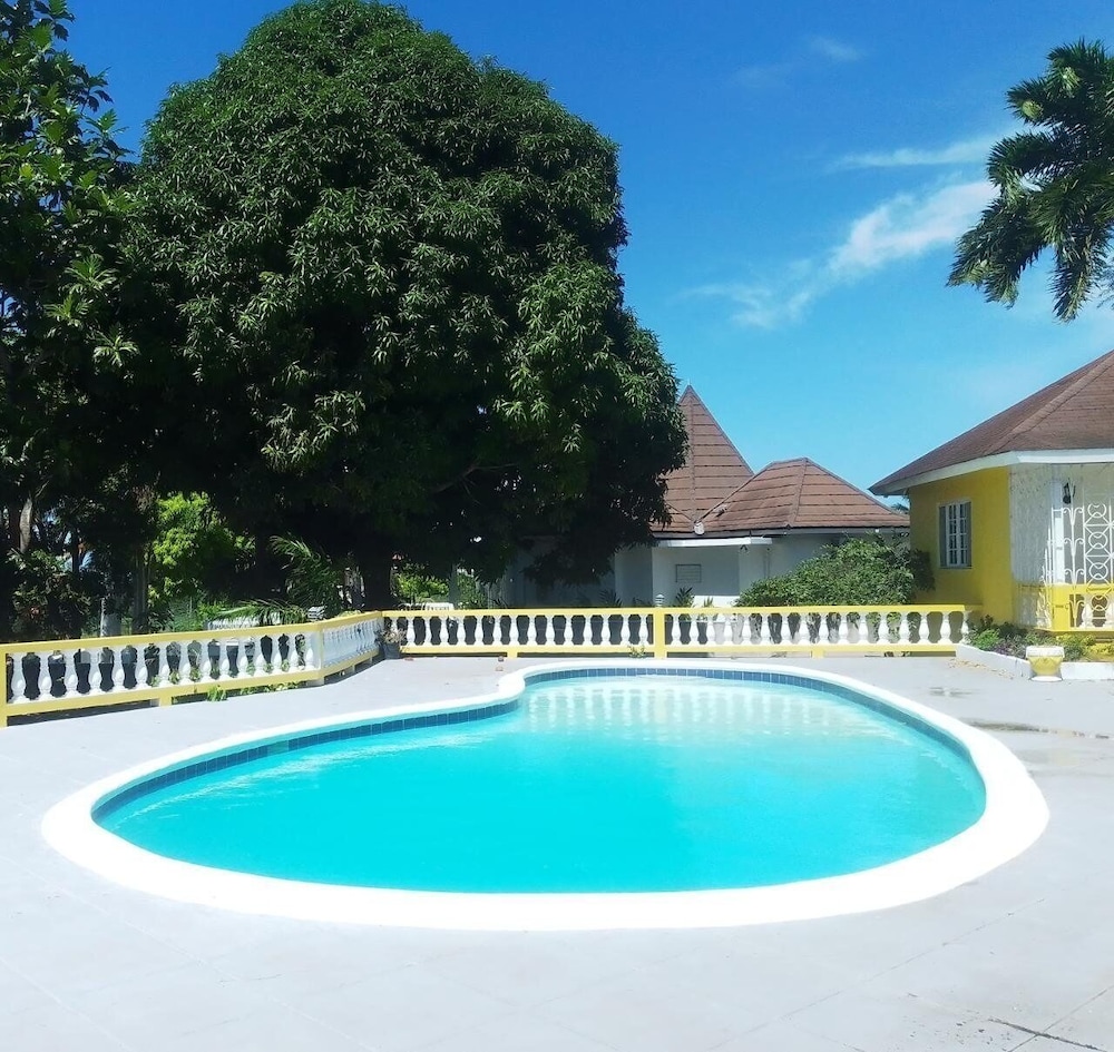 Ironshore Sugarmill Villa W Private Pool 6 Bedroom Villa