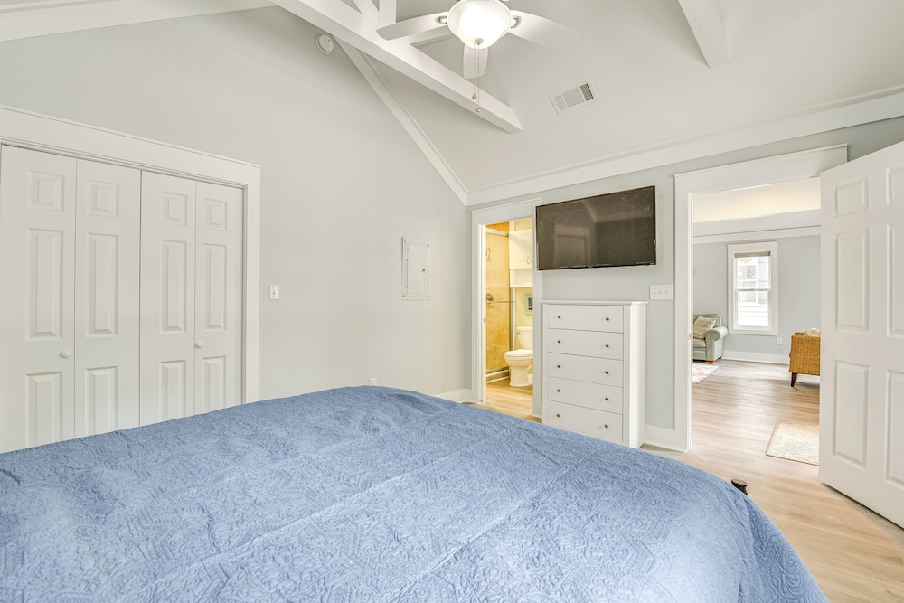 Walk to Choctawhatchee Bay: Santa Rosa Beach Home!