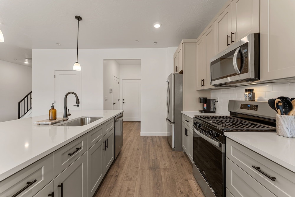 Adventure Basecamp 4 Bedroom Townhouse