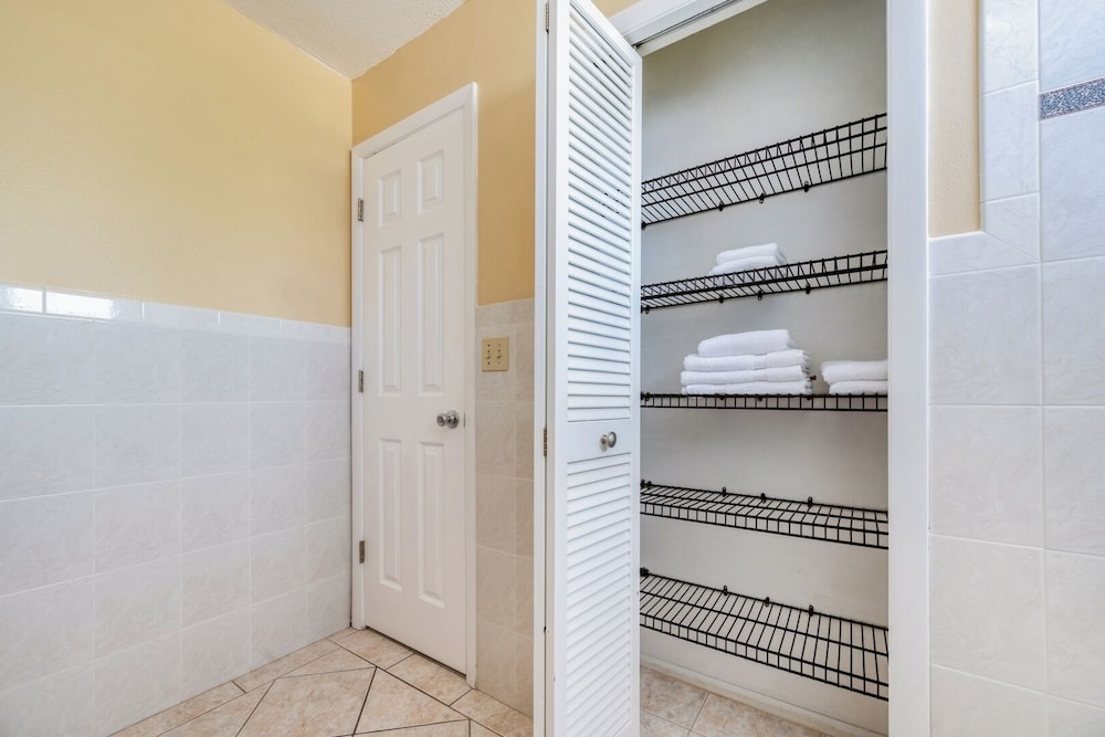 Renovated 3BR Dog Friendly Pond View W/D
