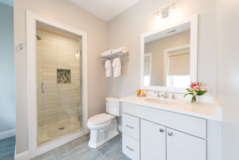 The Newport Lofts - 364 Thames Street