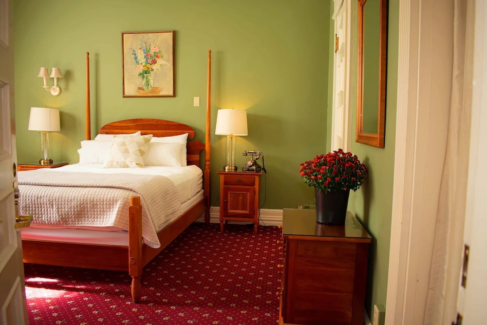 The Brewster Inn
