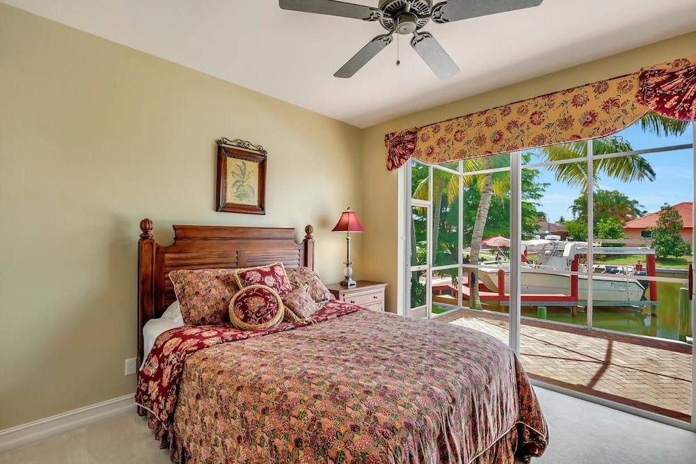 SMARCO1255 3 Bedroom Holiday Home by Marco Naples Vacation Homes