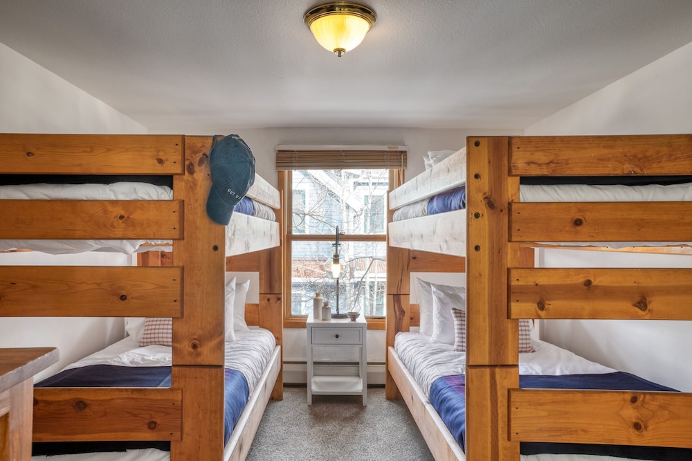 Holly by Avantstay In the Heart of Breckenridge w Hot Tub Game Room Roof Top Patio