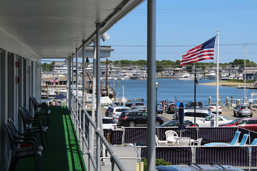 Ocean Street Inn on Hyannis Harbor view 4