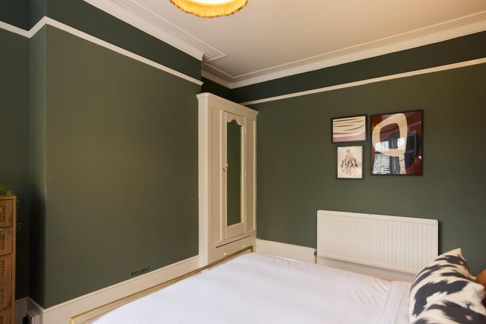 The Cranley Gardens Escape - Spacious 2bdr Flat