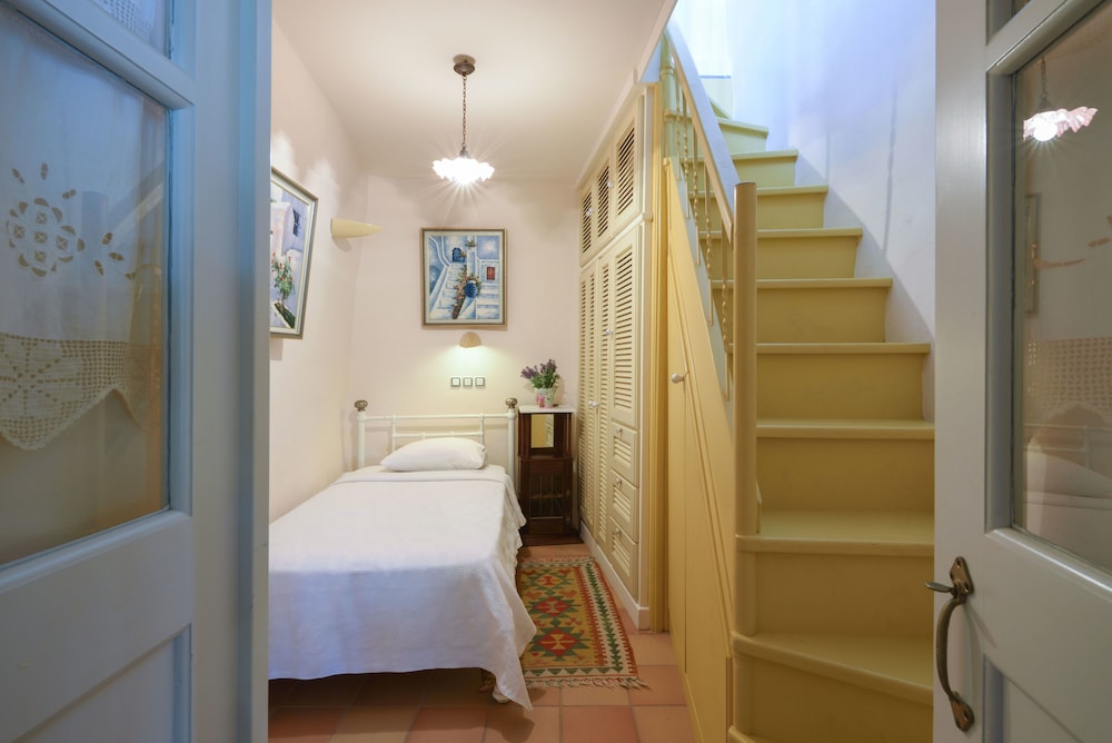 Amalgam Homes Tinos photo 3