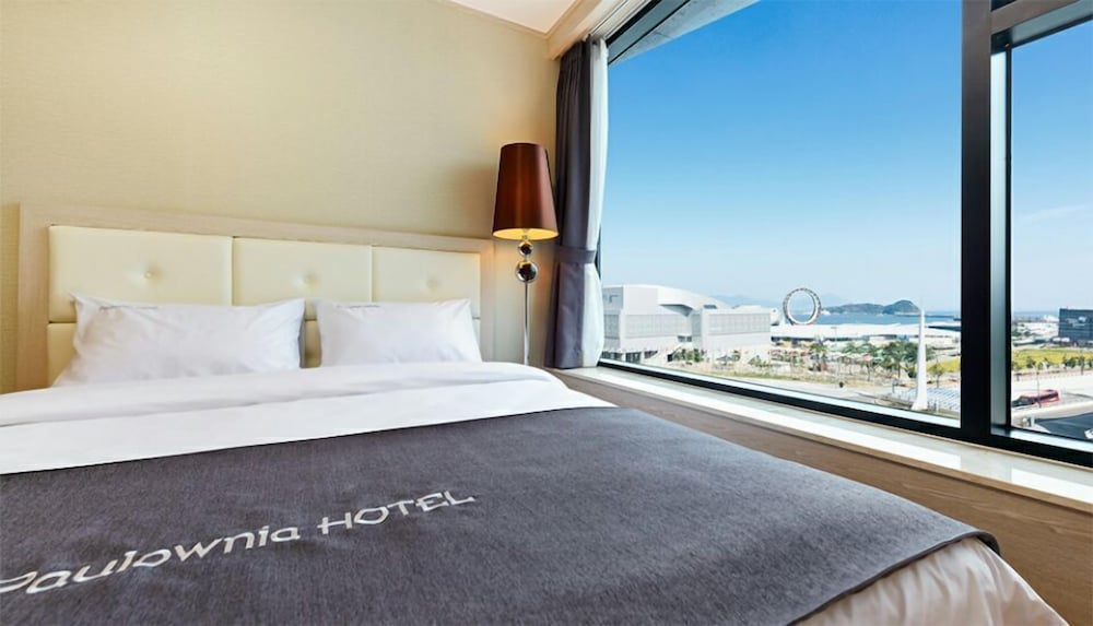 Paulownia Hostel & Guest House
