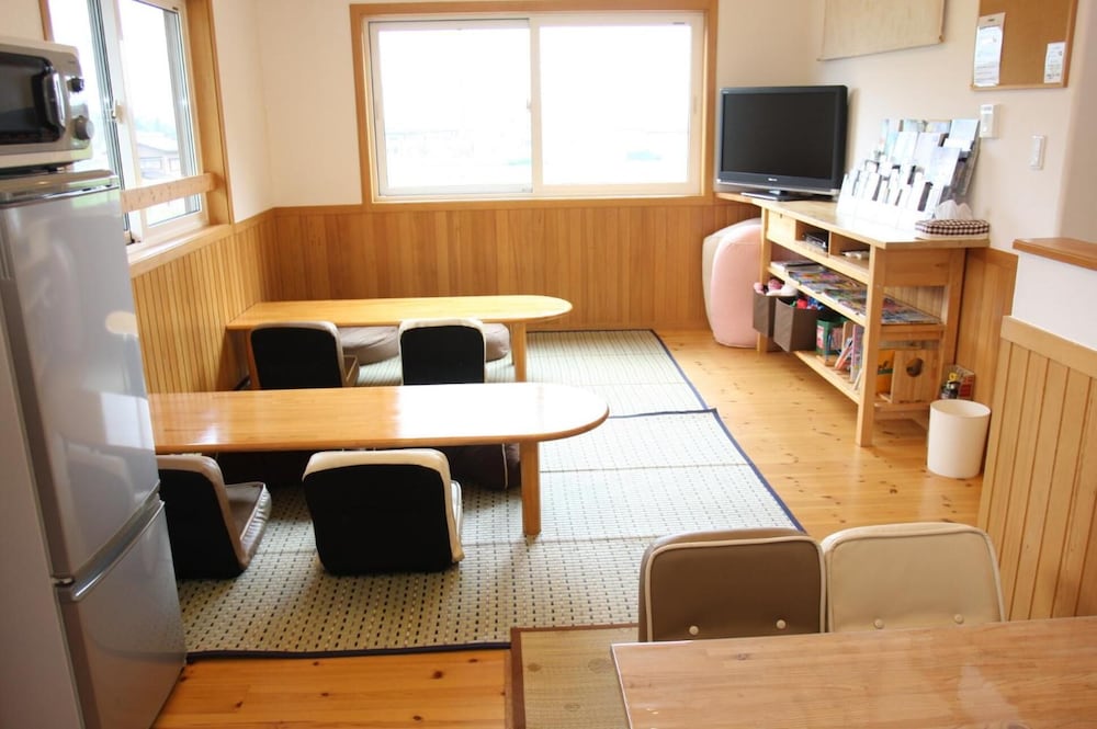 Lodge Orange Cabin