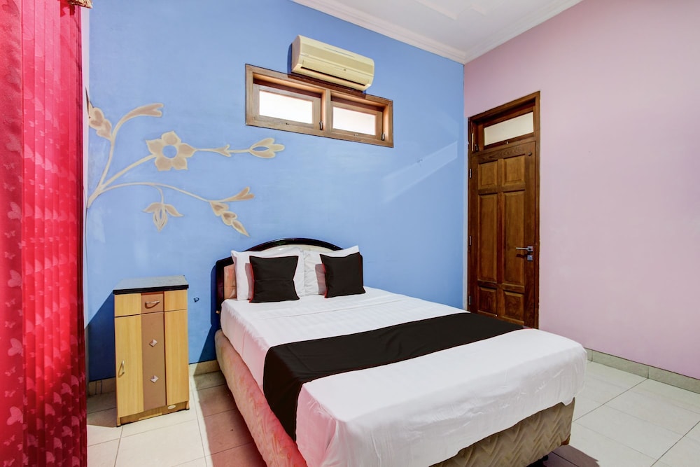 Hotel O Solo near RS JIH Solo formerly Azifa Inn