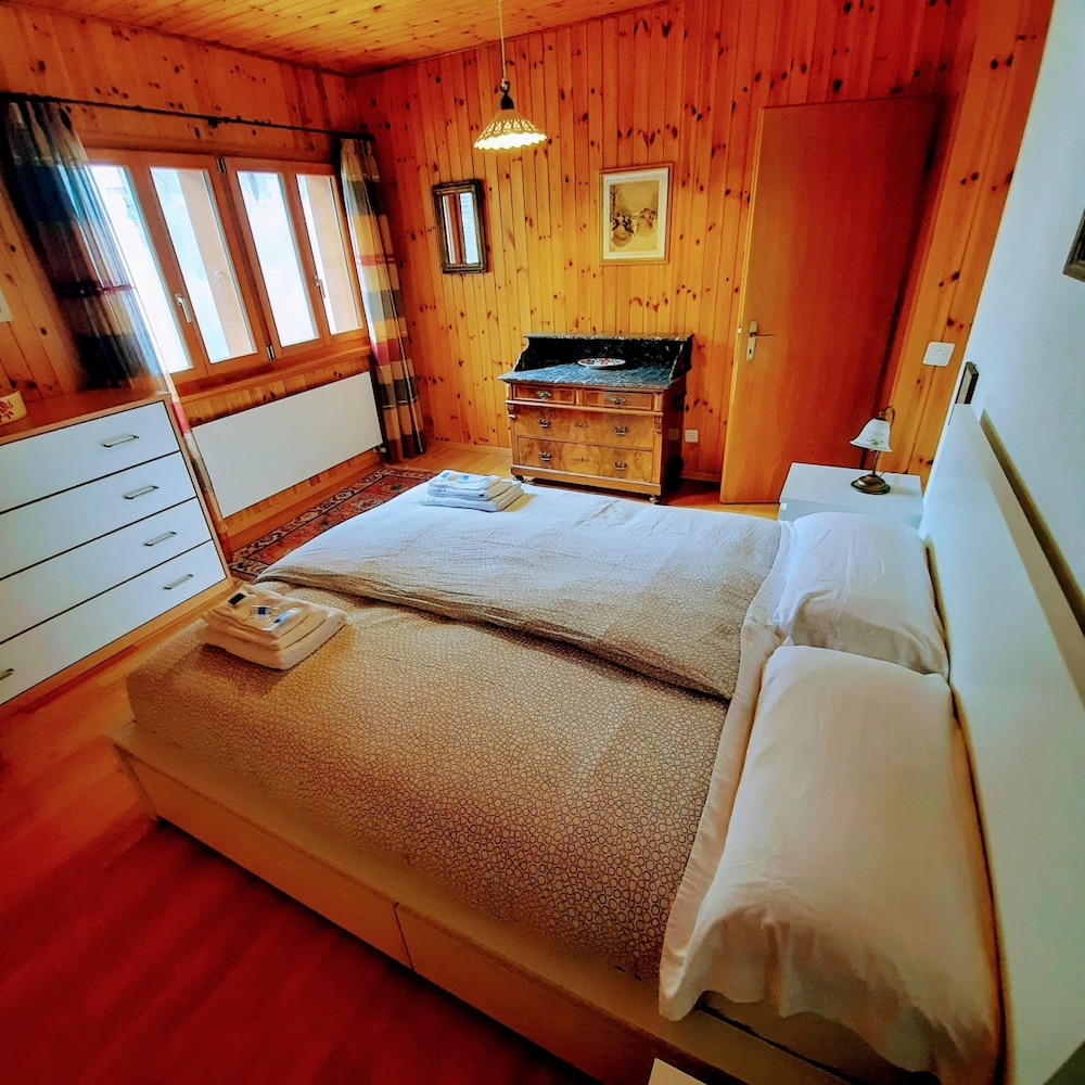 Chalet Nucleo 12 view 4