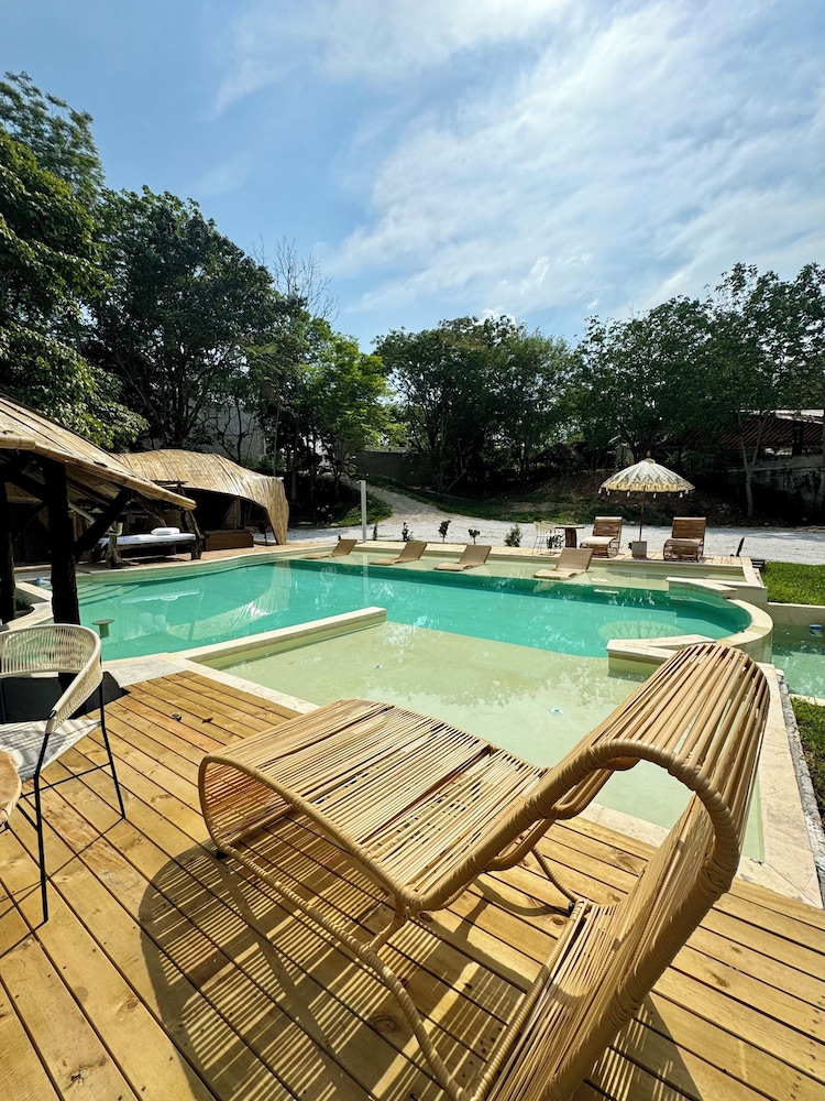 Akasha suites