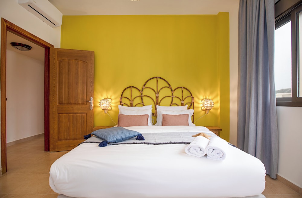 Akl - Chic Apts & Balconies in Batroun